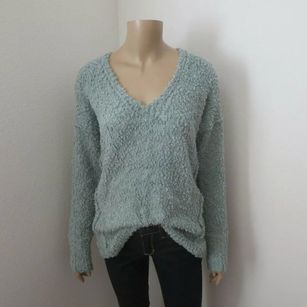 NWT Abercrombie & Fitch Cozy Oversized Boucle Sweater Size Small V-Neck Pullover